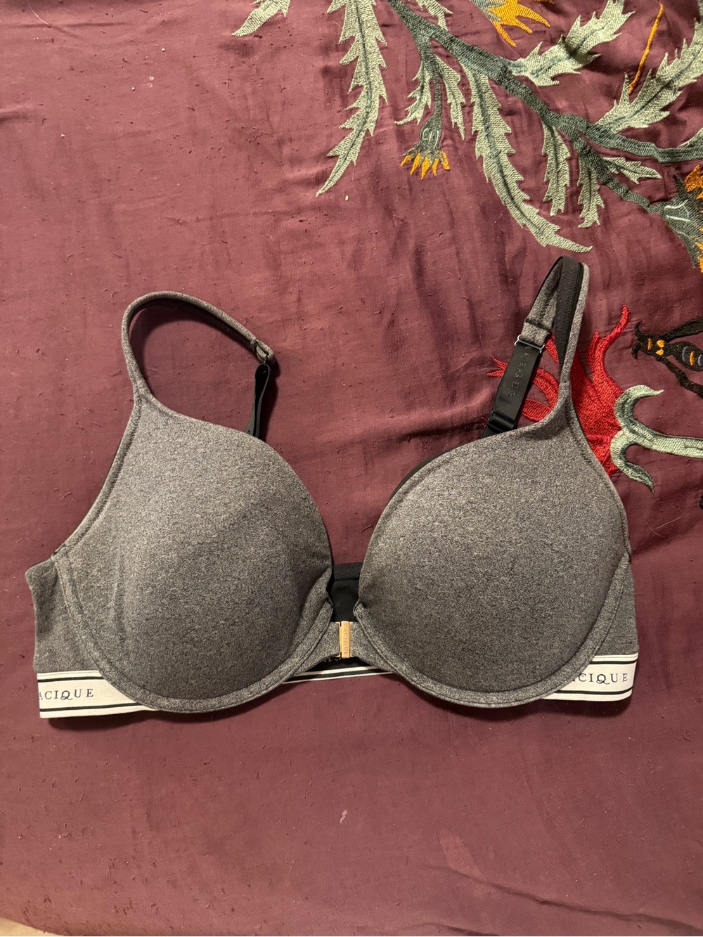 Cacique front closure t shirt bra